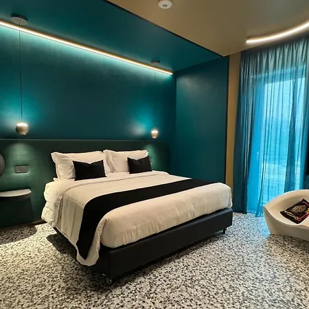 Boutique Nbh 4*